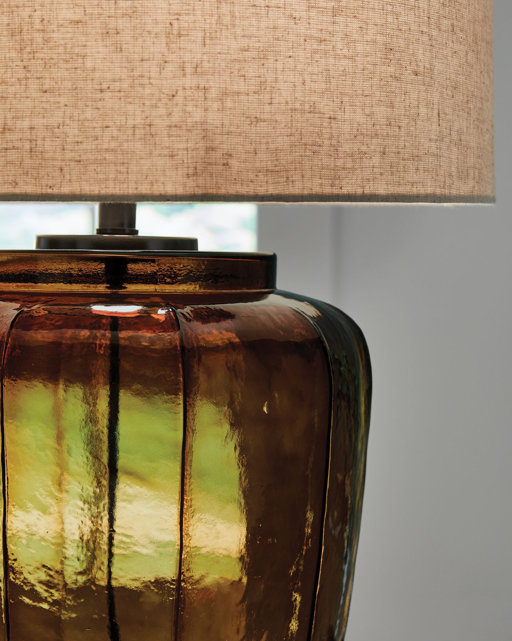 Bainmore - Ambre - Lampe de table en verre