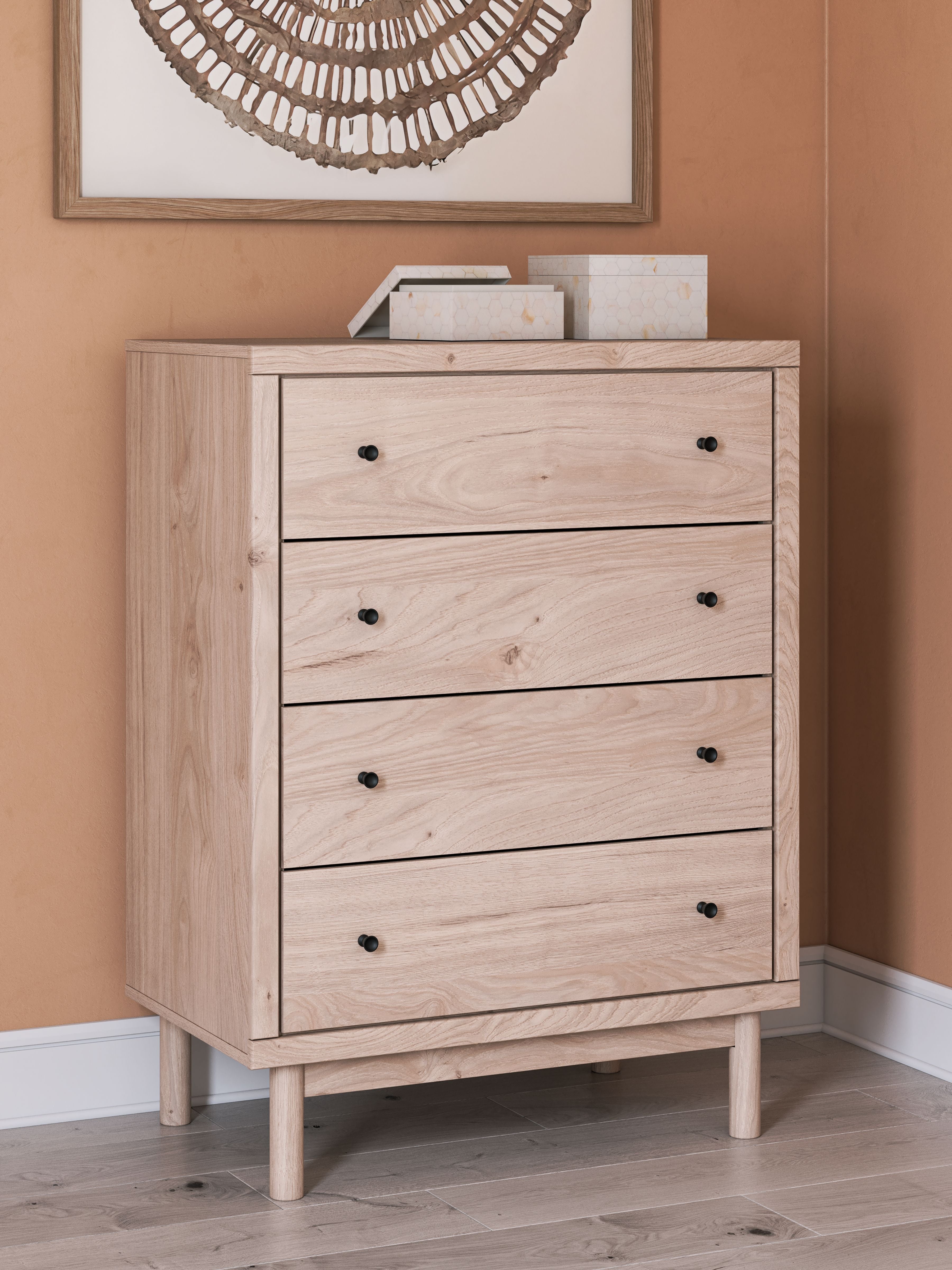 Arloster - Tan - Commode à quatre tiroirs